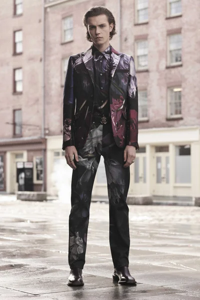 Look 11